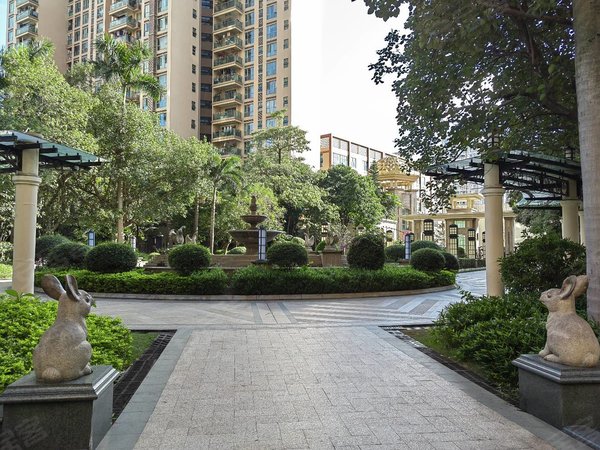 深圳宝安沙井鸿荣源禧园全新装修 5房2卫 高楼层 东南向 家私家电齐全