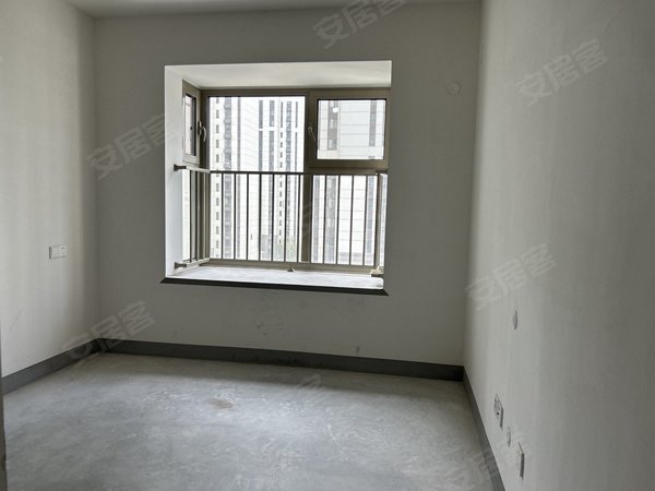 济南天桥蓝翔海信九麓府毛坯海信九麓府墨园三室房子南北通透99平出租