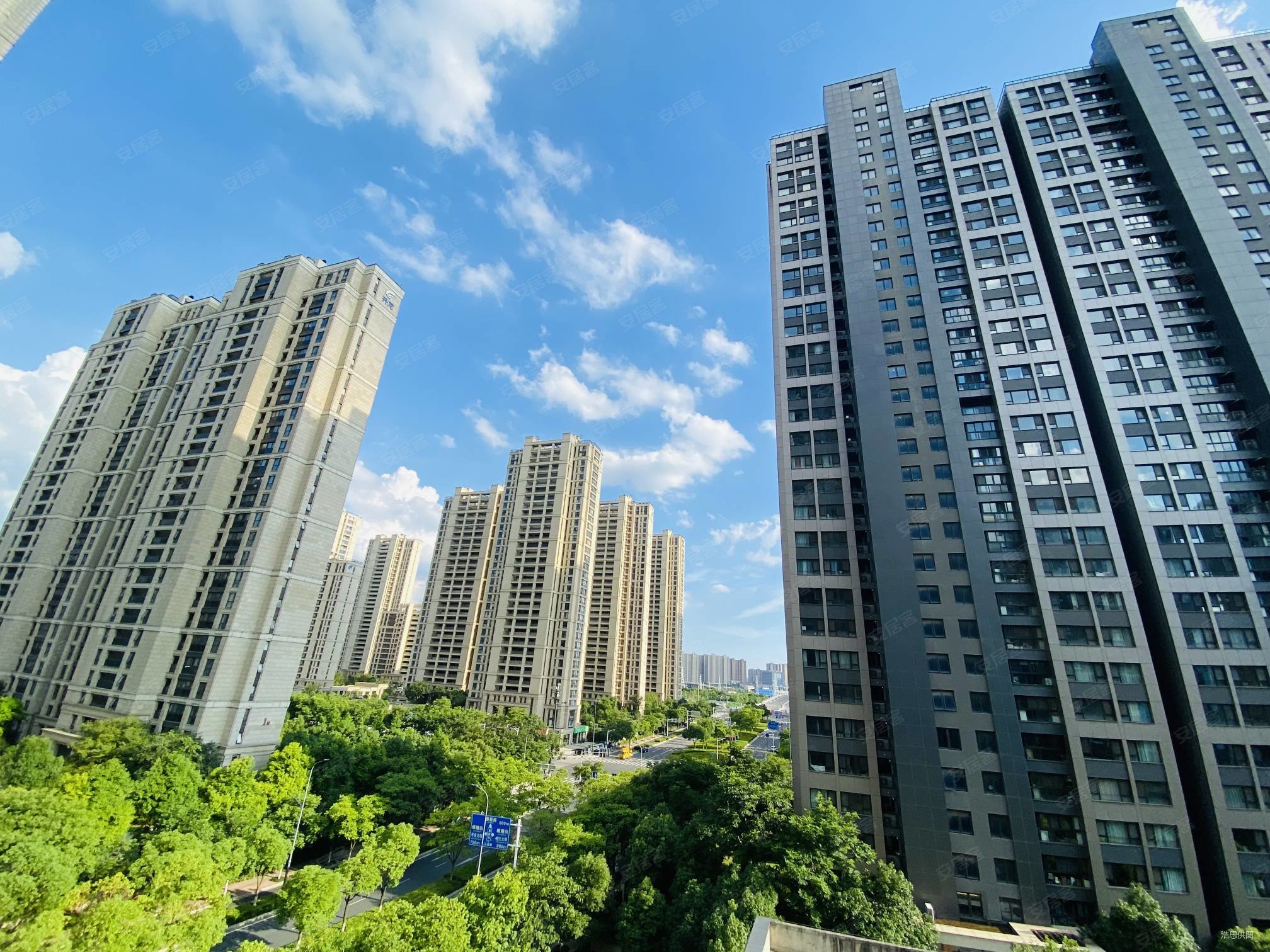 急售正荣润峯高楼层低总价南外河西3室得房率品质高小区