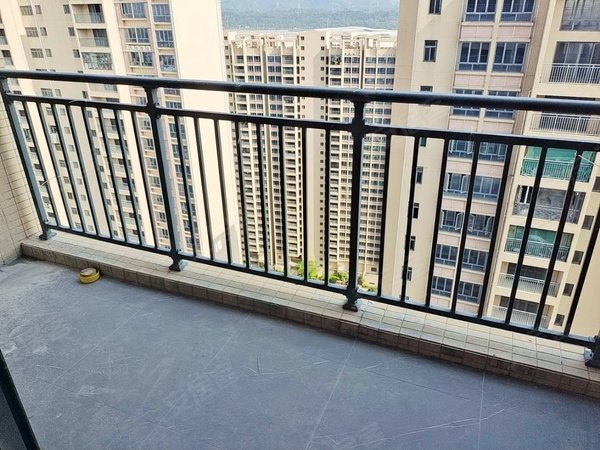 深圳坪山坪山香江花园香江花园,离比亚迪800米两房出租,,全新家私家电