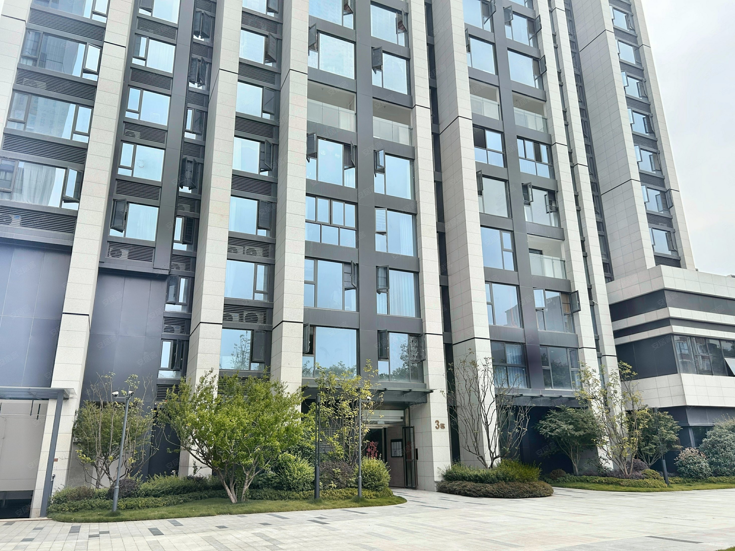 成都房产网>成都二手房>武侯二手房>高攀路二手房>尊邸>