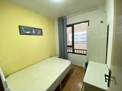 蚌埠蚌山新城区银泰附近凤凰国际附近次卧出租押一付一环境好拎包入住随时看房出租房源真实图片