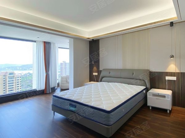 青岛市南辛家庄海怡尊邸(别墅)小姐姐搬家 着急转租 可以月付 无中介