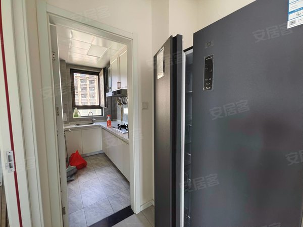 青岛即墨创智新区华航山海湖陪读好地 看湖景可配齐衣帽间 有车位