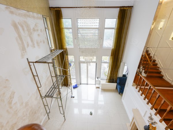 上海浦东康桥万科提香别墅小业主出国托管,自住出租 可长租 家具佩奇