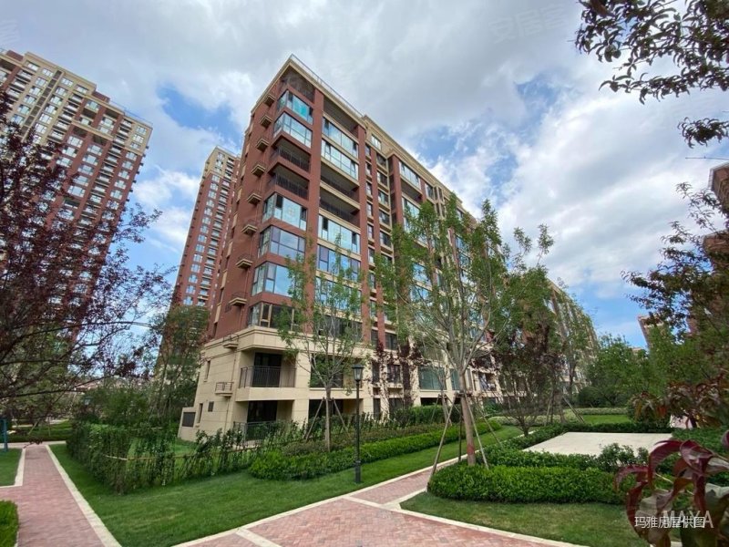 青特小镇e区3室2厅2卫110.47㎡南北125万