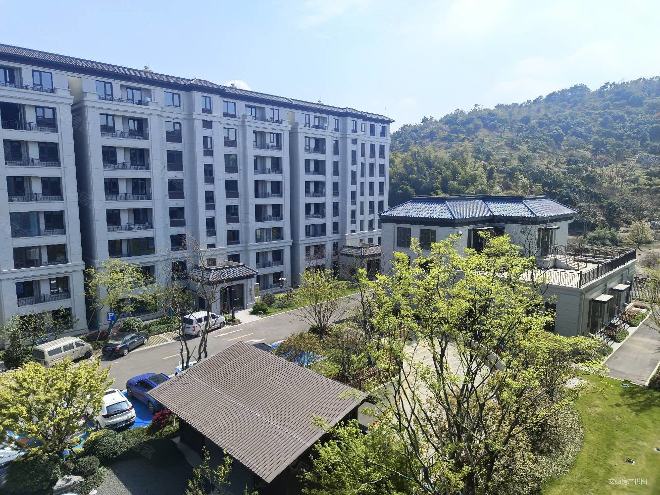 香湖丹堤(三期)4室2厅2卫129.67㎡南北130万