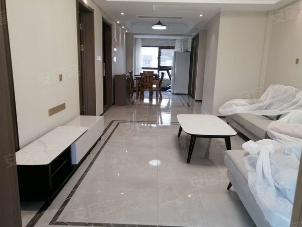 连云港海州万达康颐华府康颐华府 拎包即住 地暖净水都有 安静大三房