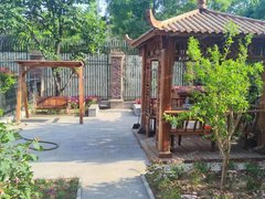 唐山路南路南万科红郡别墅 精装 商住两用 交通购物方便 配套齐全两个车位出租房源真实图片