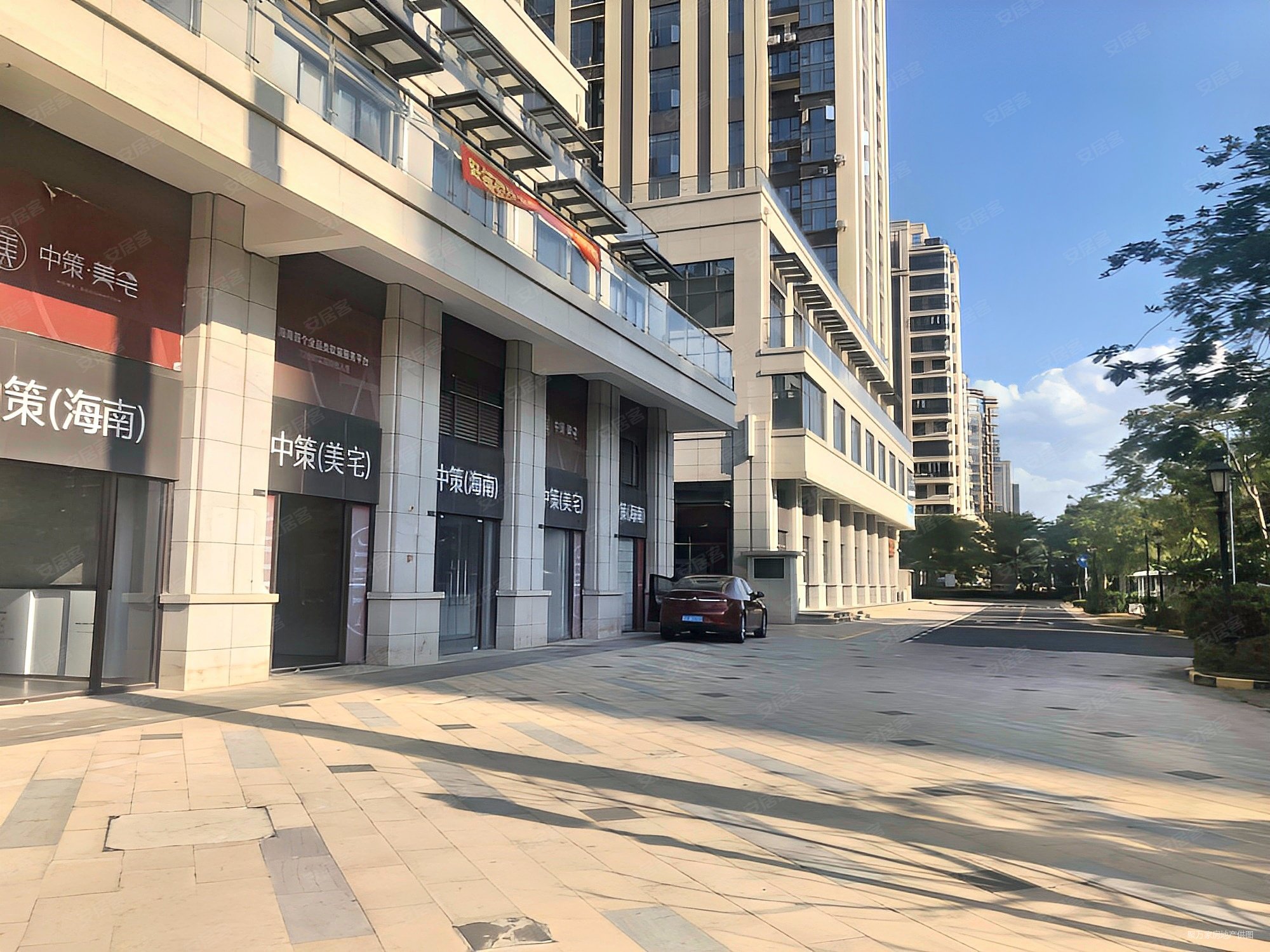 绿地缤纷城 交通便捷 产权清晰 南向采光好 中间楼层采光好