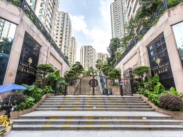 深圳布吉信义信义荔山公馆复式顶楼 大阳台 空房出租 价格可谈  钥匙