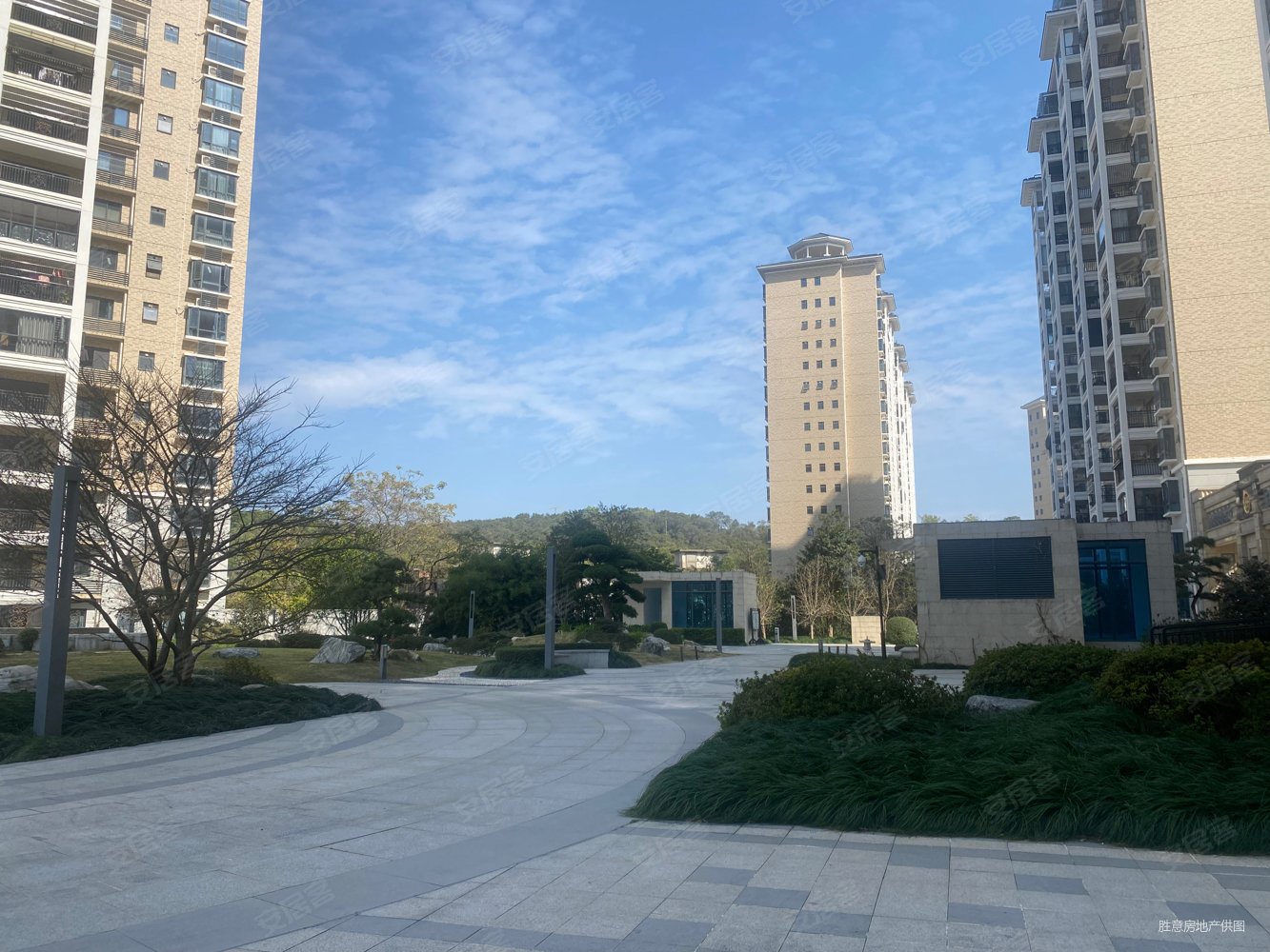 国华湖畔新城4室2厅2卫143.94㎡南北198万