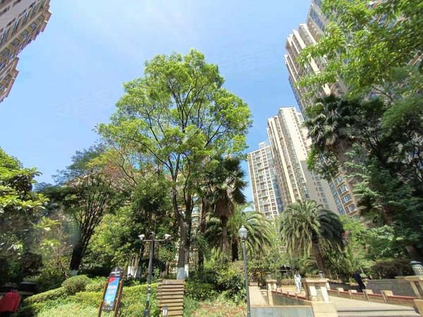 昆明西山滇池路片区盛高大城(5期)盛高大城(5期)]绿地香旁边 精装修