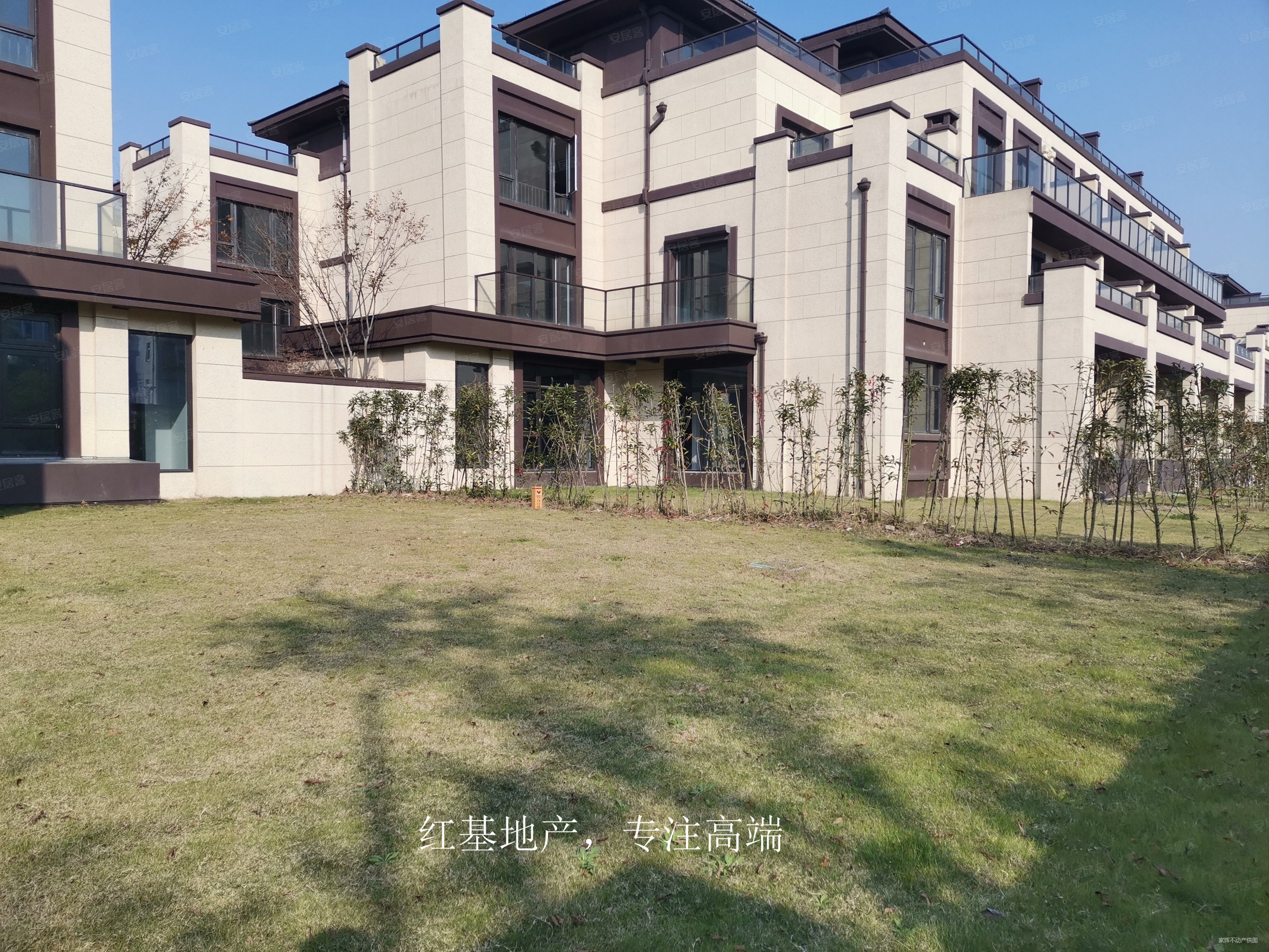 澜湖郡别墅 首排 南花园 带车位 南北通透户型