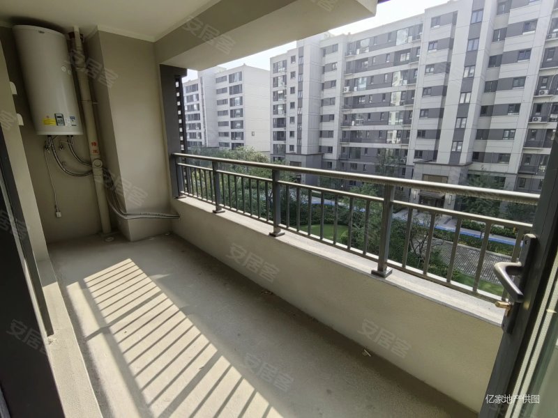 新出洋房好楼层,保利城6.4 宽厅,带车位业主急售随时看房