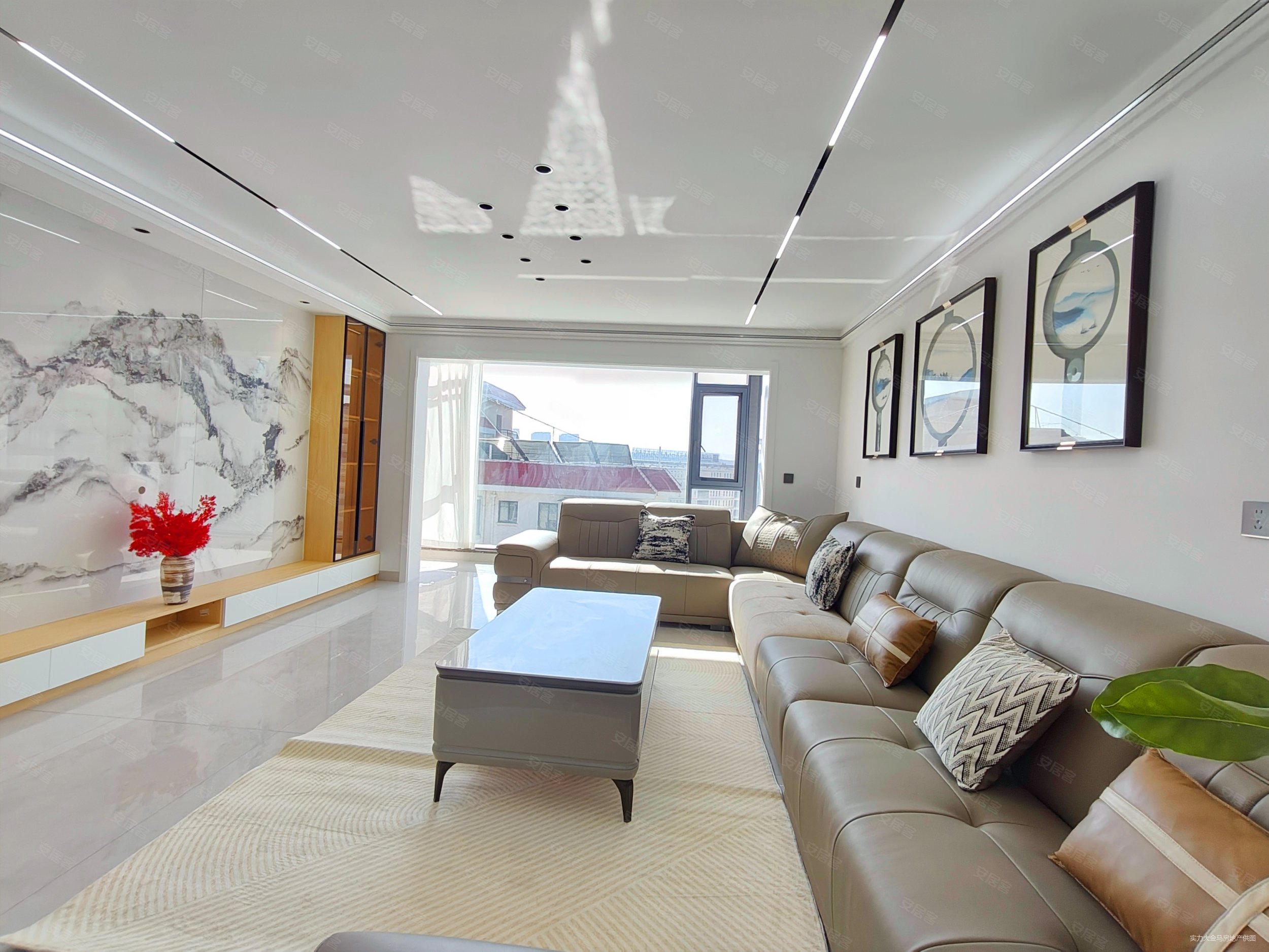 昆华苑浅山逸城6室3厅4卫237㎡南北136万