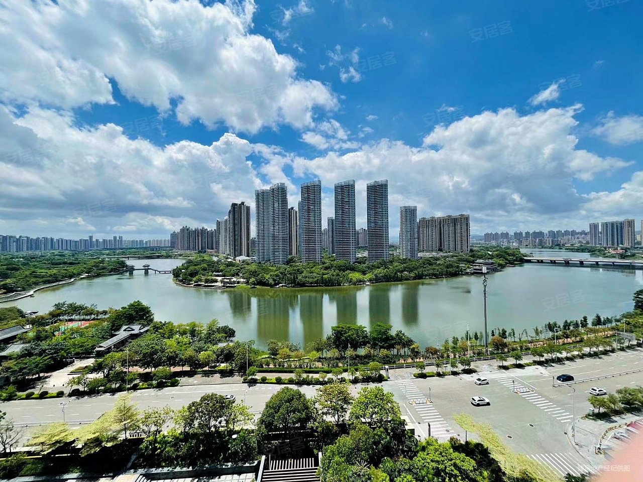 方直广场大四房豪华新装修湖景房送全屋家电家具朝南