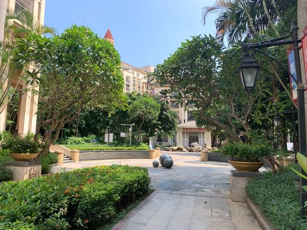 深圳龙岗横岗卓越城市中心花园新上!14号地铁口!