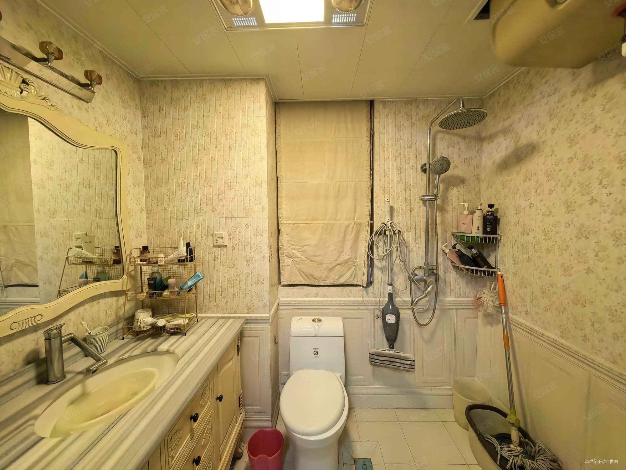 盛世天骄花苑3室2厅2卫158㎡南北210万