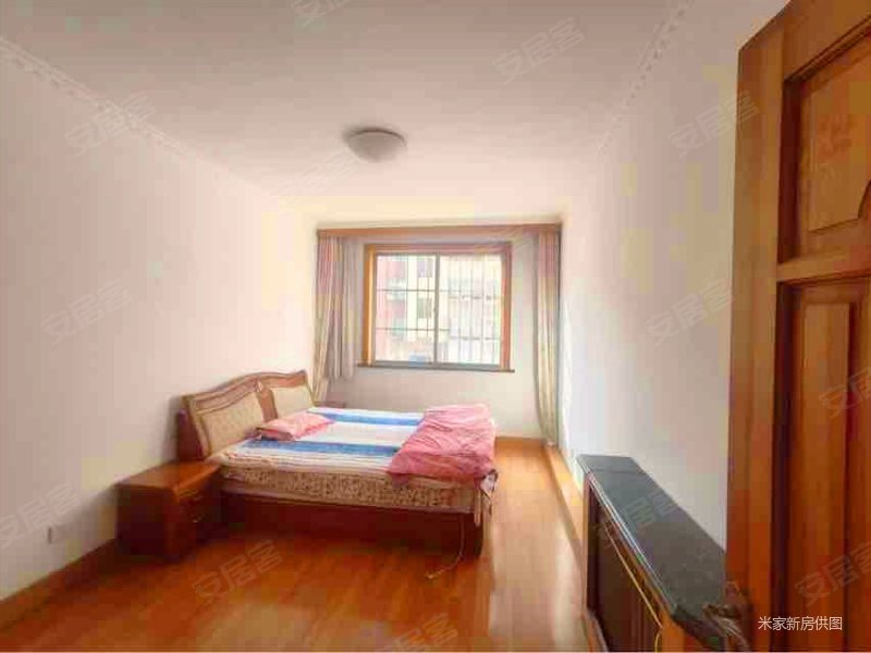 泰华花园出行方便商圈成熟临地铁南北通透板楼满二