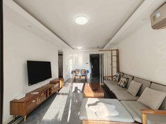 东莞南城体育路口高端小区 万科首翠东望3房2厅 阳光充足 标准配置 精装修出租房源真实图片