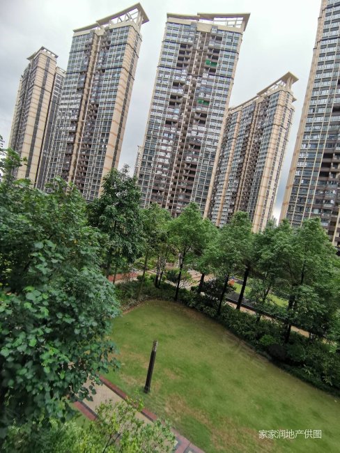 中州天御花园精装房屋出售99万!