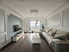 嘉鱼嘉鱼城区嘉鱼市区政府隔壁一中北门嘉庭小区精装大三室 对外出租出租房源真实图片