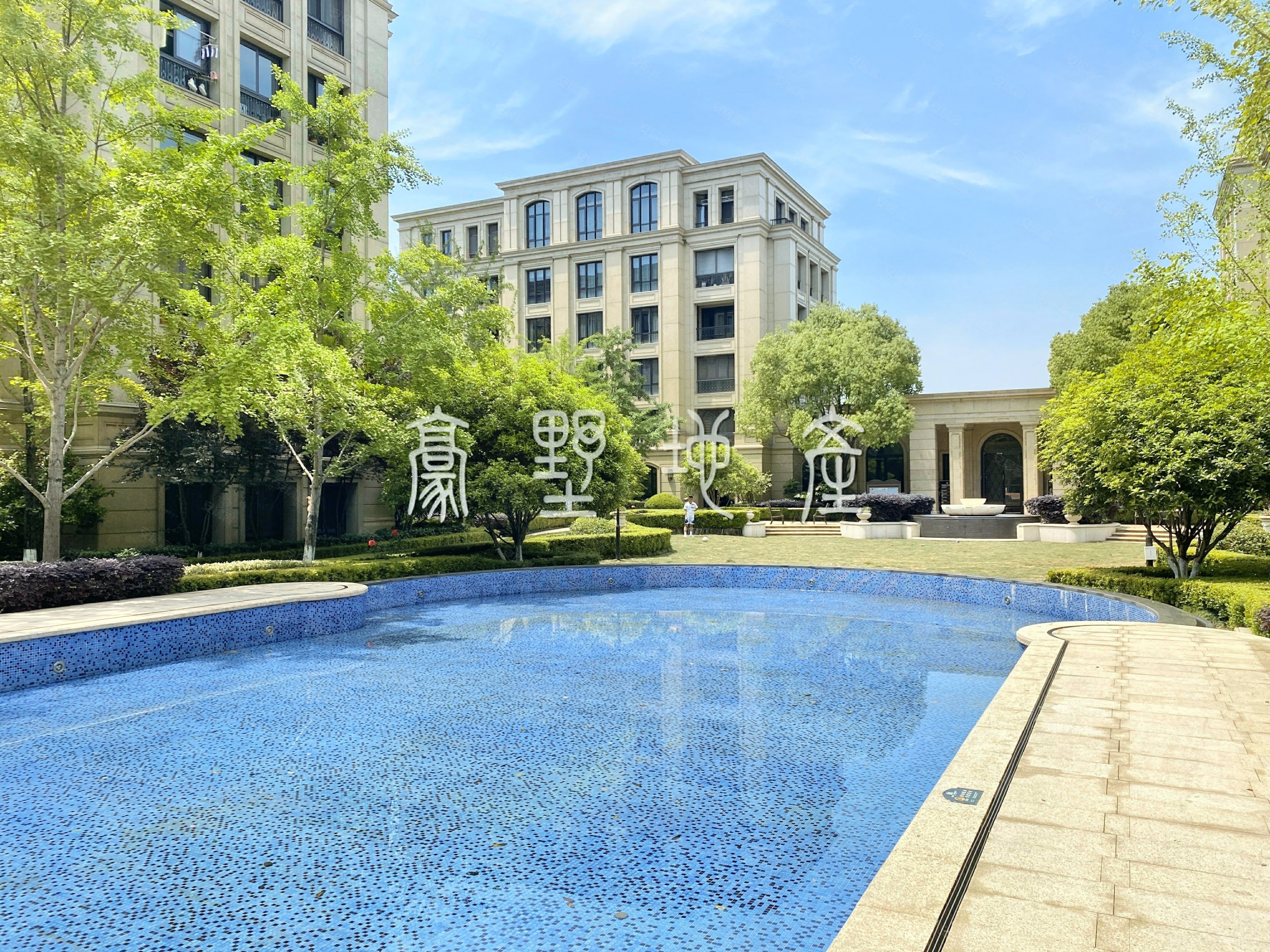 西溪融庄大边套四套房加保姆房双车位带电梯房东置换急卖