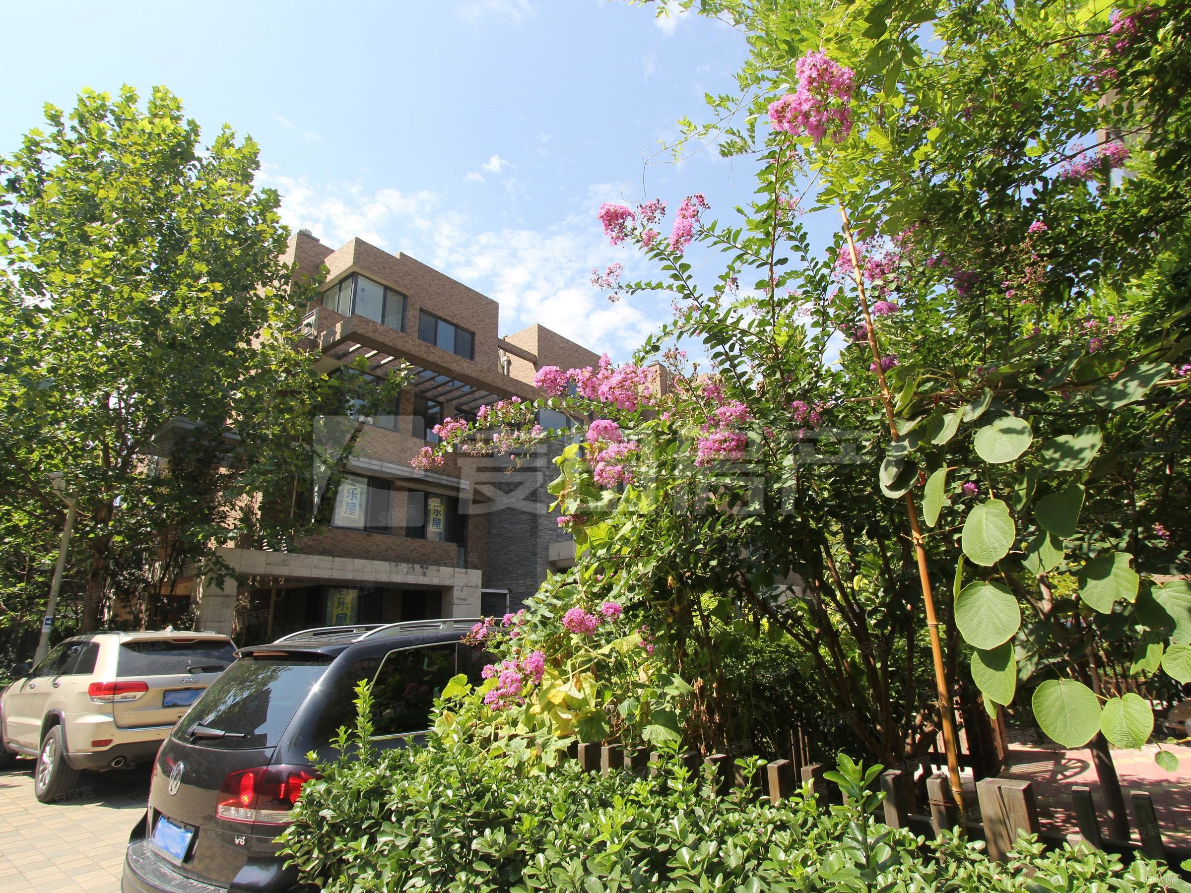 天溪园3室2厅2卫168㎡南北1890万