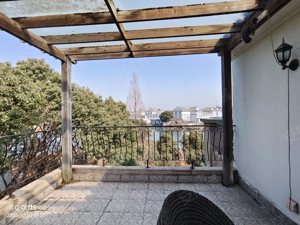 昆山巴城阳澄湖锦绣蓝湾近地铁,双拼别墅出租,精装出租房源真实图片