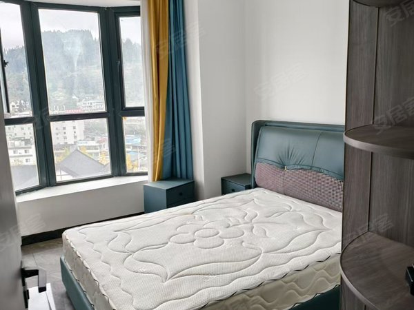 毕节织金织金城区万都时代广场织金宝桢湖附近3室电梯房急租出租房源