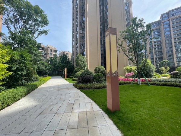 乐山市中高铁站碧桂园青江府1700一个月,高铁世豪商圈碧桂园电梯精装