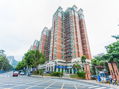 配套有3所幼儿园,一所带省一级重点学校梅园小学和梅山中学【轨道交