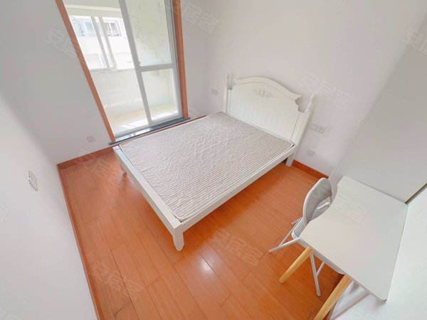 宁波鄞州钟公庙钟盈小区钟盈小区无中介民用水电带阳台出门万达广场