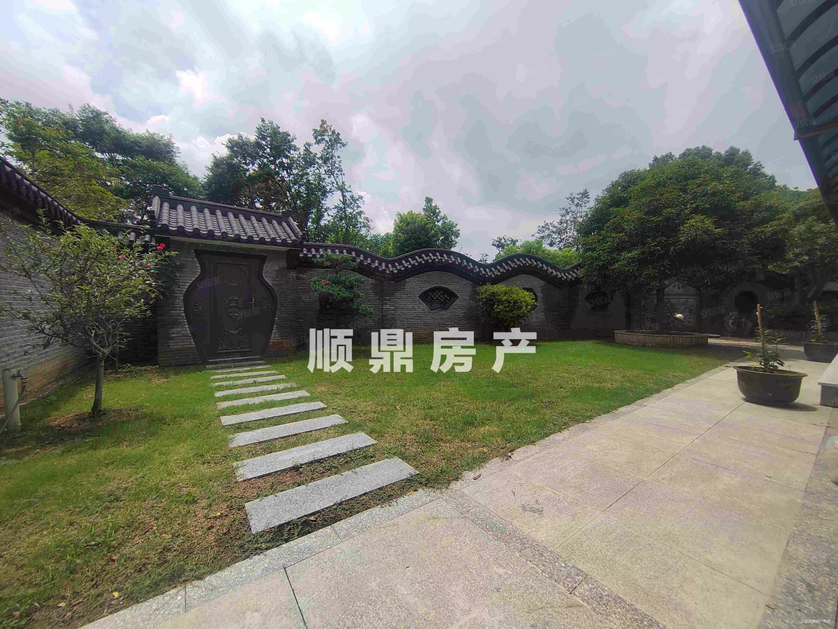 沁兰雅筑 新出独栋 占地2亩地 南院子老客户房子诚心卖急