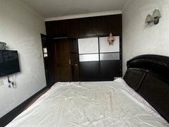 无锡新吴江溪自个房子，新丰苑一期东区朝南主卧大单间。商业街门口。可以烧饭出租房源真实图片