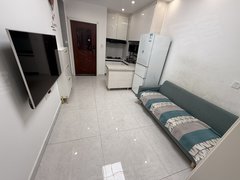 济宁任城东南华城急租 抢了 晚了没有 头一回出售  绿地华诚 押一付一多套出租房源真实图片