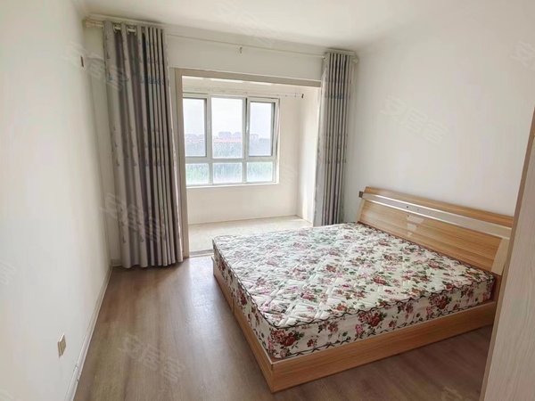 青岛胶州新城区书香名苑书香名苑  套三  设施齐全 1800随时看房出租