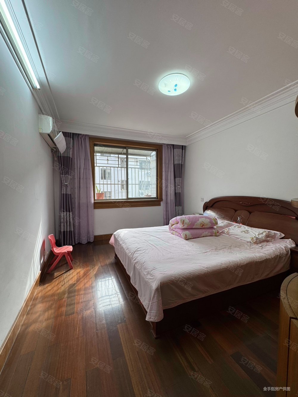 秀山新村4室2厅2卫139㎡南北85万