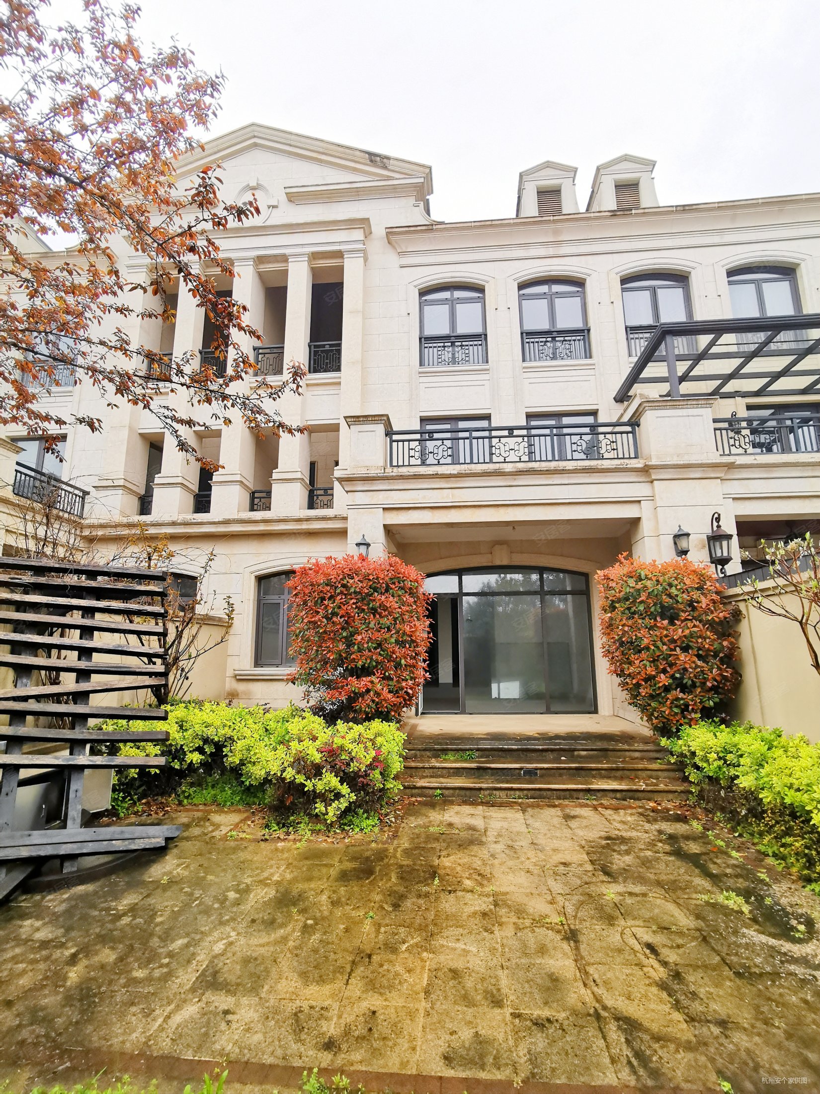 绿城富春玫瑰园别墅