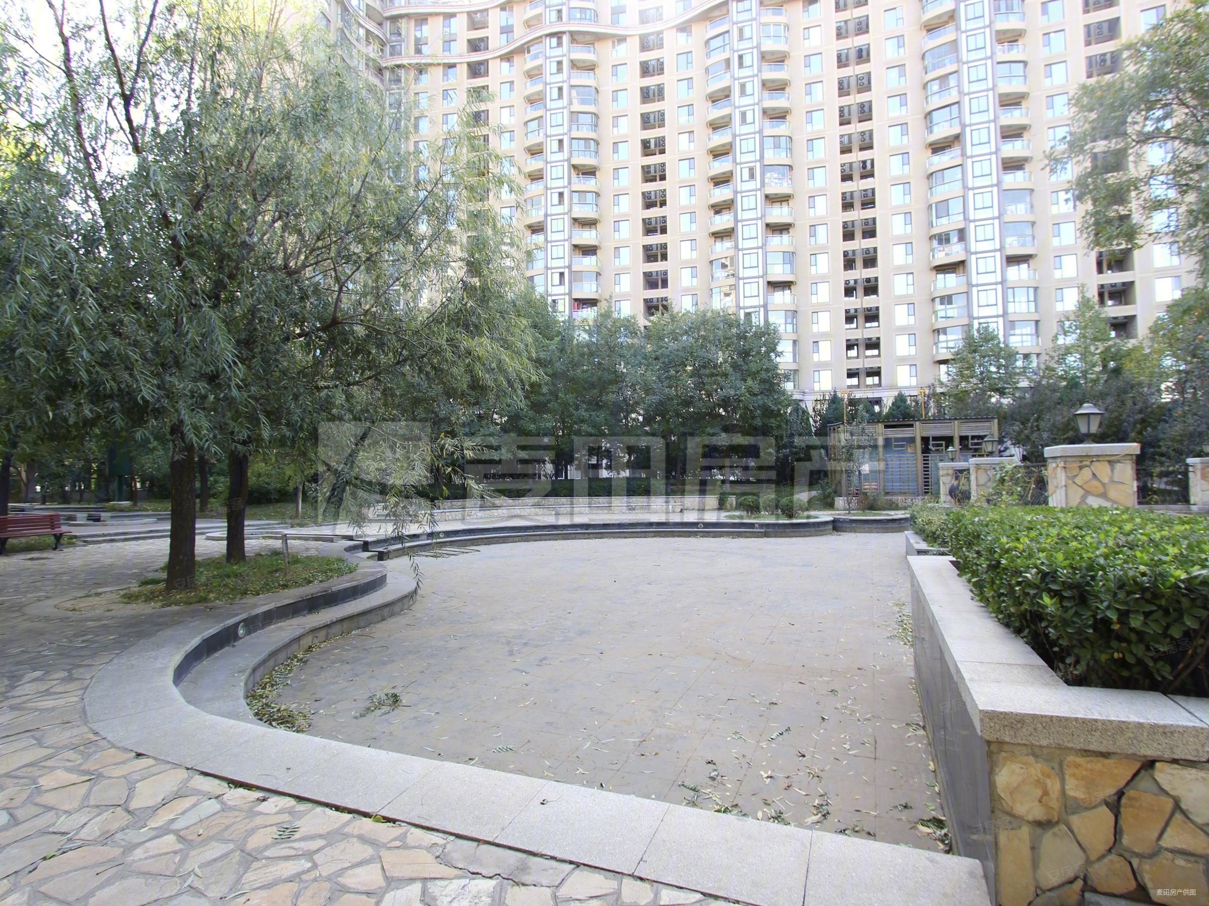 丽都水岸3室2厅3卫203.64㎡南北2200万