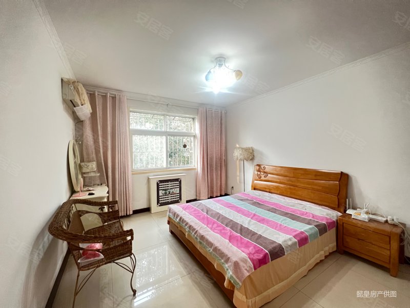 新都汇 品质小区 南北通透大三室 急售 低楼层 随时可看,银街锦华园