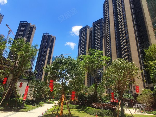 深圳坪山坪山恒大城(一期)坪山比亚迪,走路800米地铁口,精装4房,价格