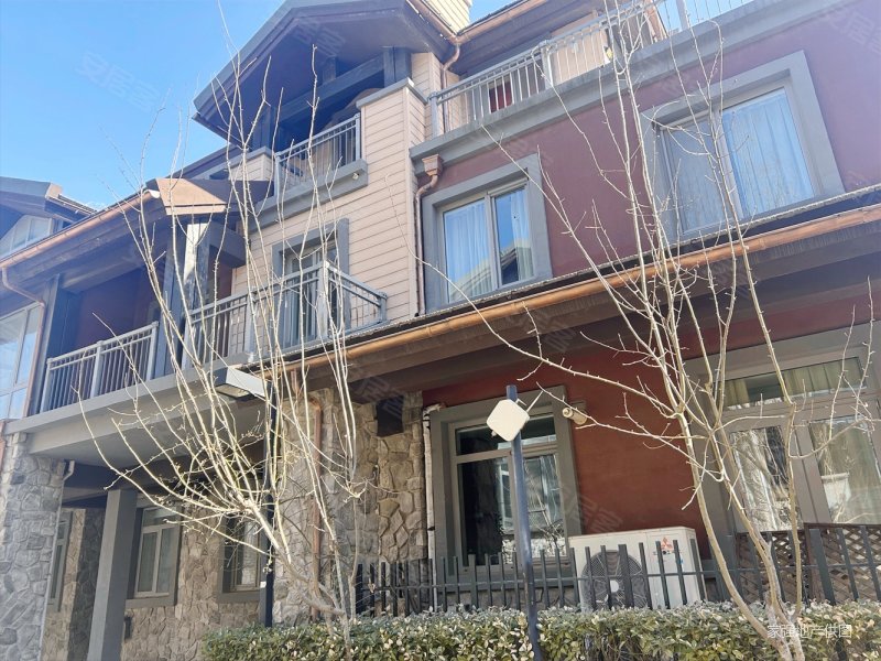 万科青岛小镇二期岚山别墅