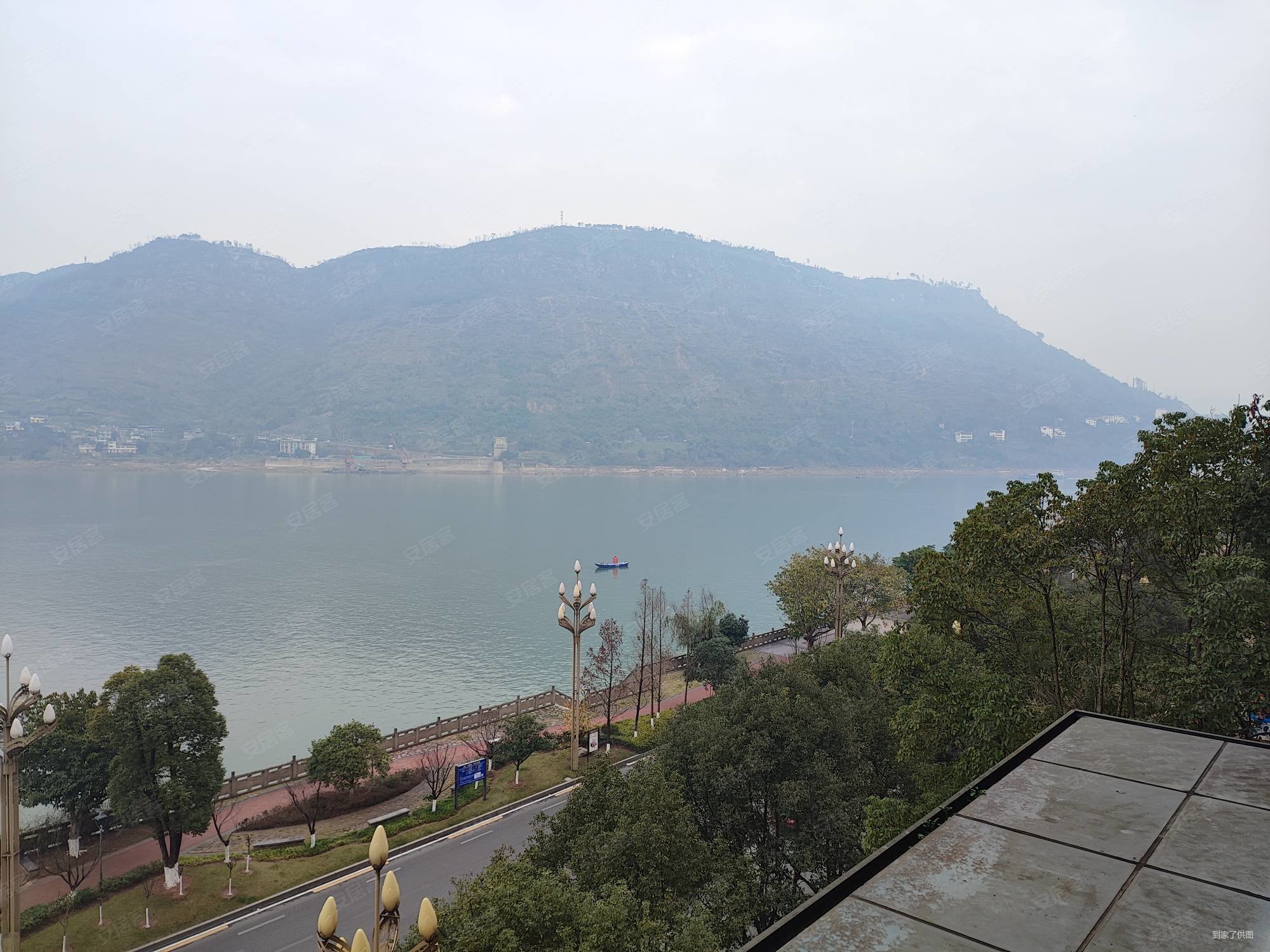 绿地海域澜屿3室2厅2卫113.31㎡南北99万