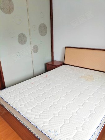 上排八中旁幸福魔方二期精装2房74平82万