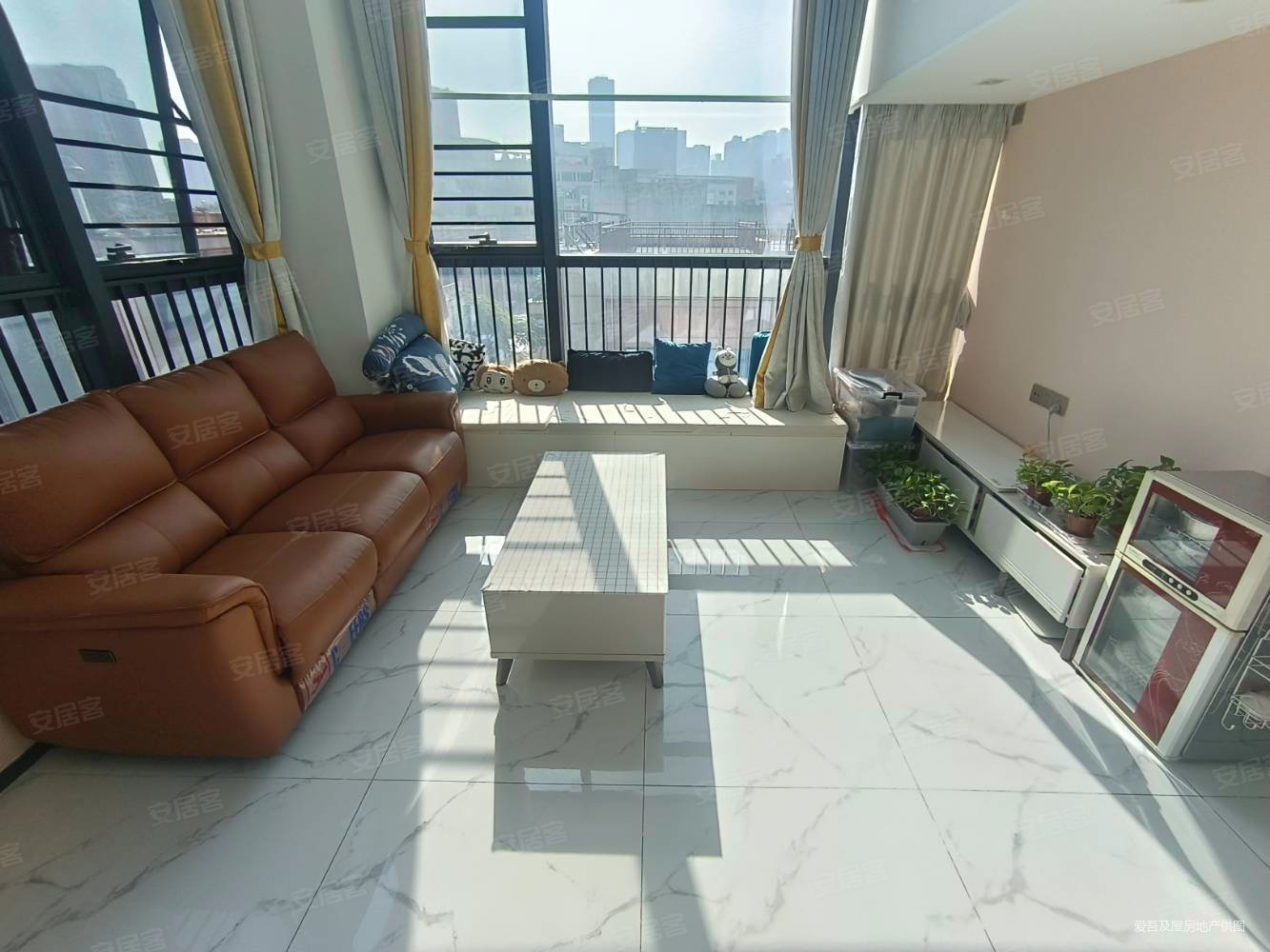 融创玖玺台(商住楼)3室2厅2卫61.35㎡东北58万