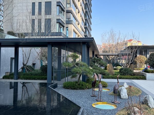 青岛崂山啤酒城佳源华府青岛大学附属小学对过佳源华府大套三,家具