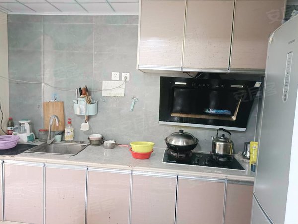 上海松江松江新城海德名园(公寓住宅)海德名园 精装修 800主卧单间