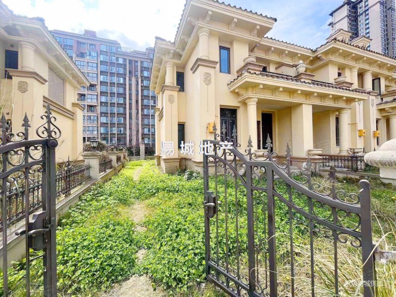 恒大银海湖(二期别墅)3室2厅3卫128㎡南北176万